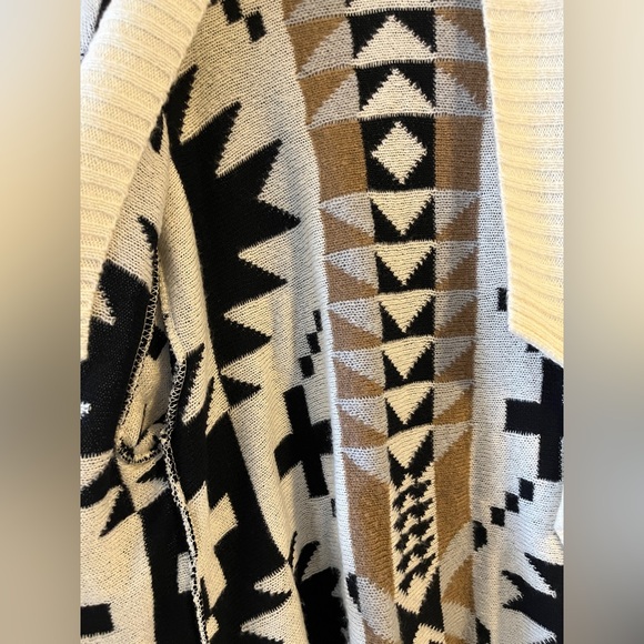 Free People Jen's Pirate Booty La Croix Cardigan Tribal Print Bell Sleeve M/L - Picture 11 of 15